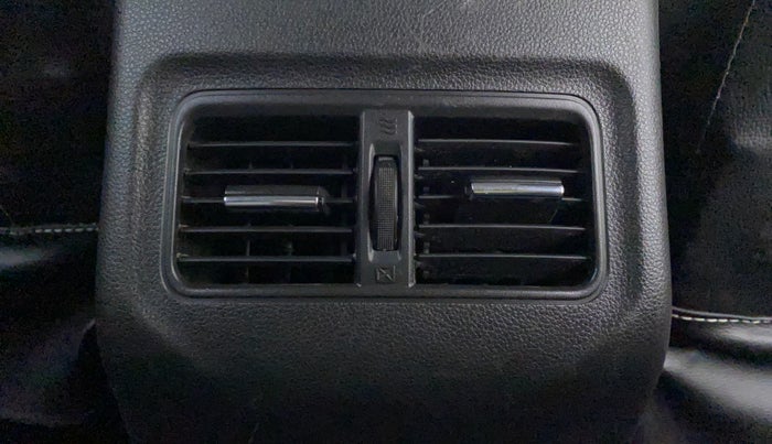 2021 Renault Kiger RXT AMT, Petrol, Automatic, 16,872 km, Rear AC Vents