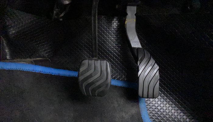 2021 Renault Kiger RXT AMT, Petrol, Automatic, 16,872 km, Pedals