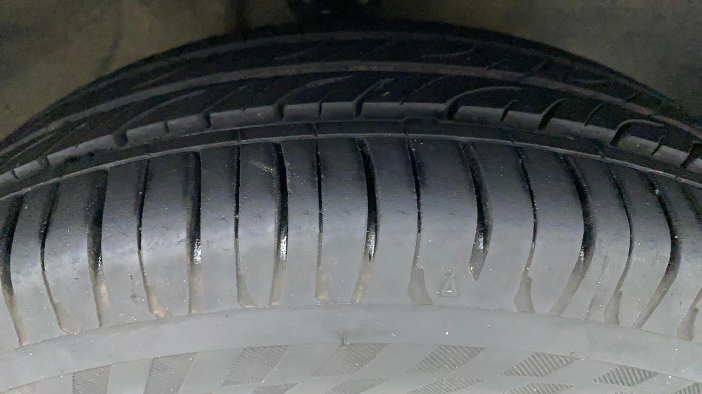 2018 Maruti Alto K10 VXI, Petrol, Manual, 49,690 km, Right Front Tyre Tread