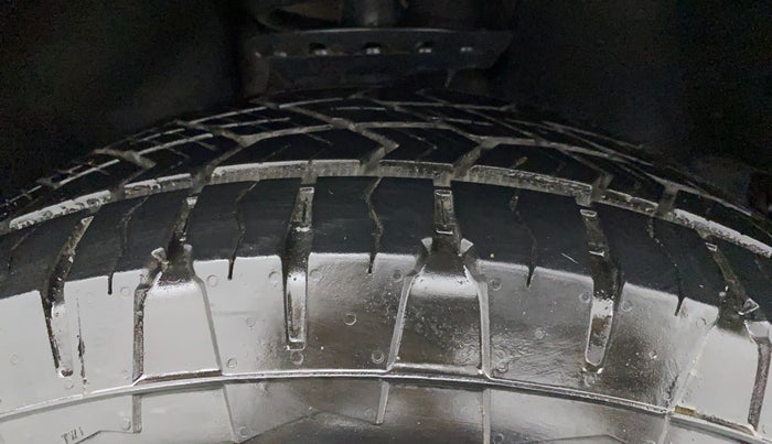 2021 Tata Safari XZA PLUS ADVENTURE, Diesel, Automatic, 43,886 km, Right Front Tyre Tread