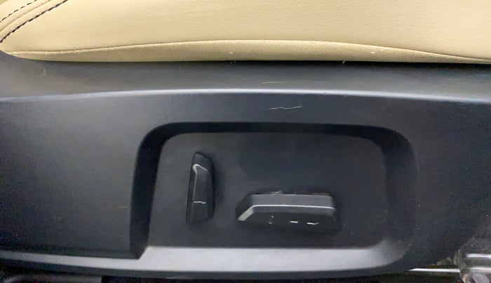 2021 Tata Safari XZA PLUS ADVENTURE, Diesel, Automatic, 43,886 km, Driver Side Adjustment Panel