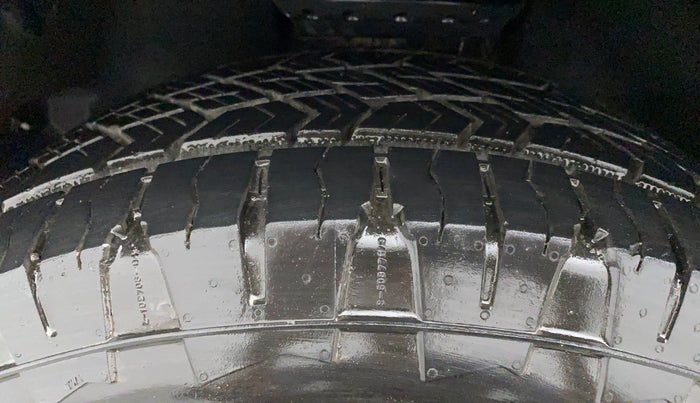 2021 Tata Safari XZA PLUS ADVENTURE, Diesel, Automatic, 43,886 km, Left Front Tyre Tread