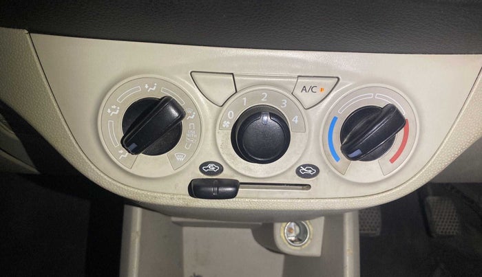 2021 Maruti Alto LXI CNG, CNG, Manual, 33,021 km, AC Unit - Directional switch has minor damage