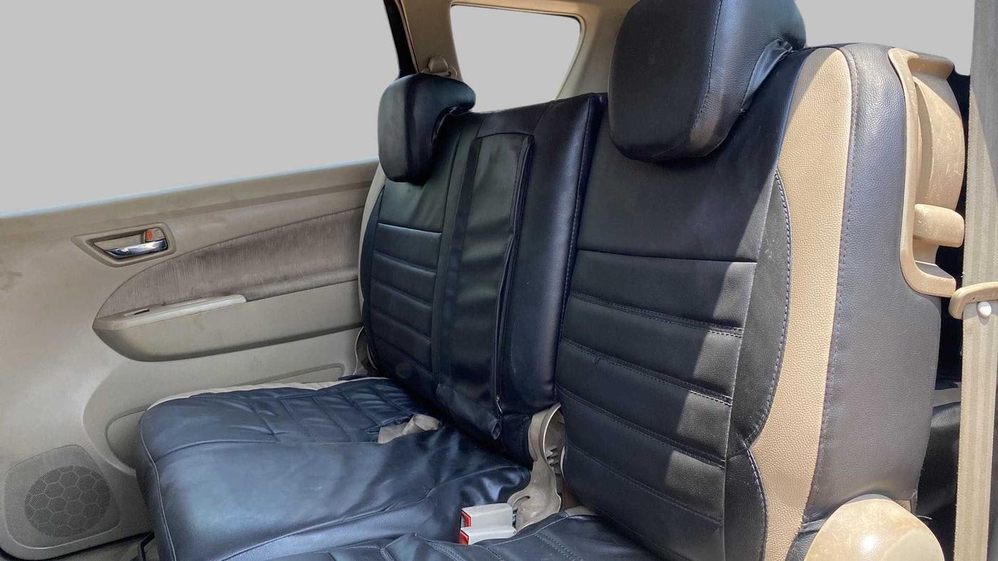 2014 Maruti Ertiga VXI, Petrol, Manual, 56,370 km, Right Side Rear Door Cabin