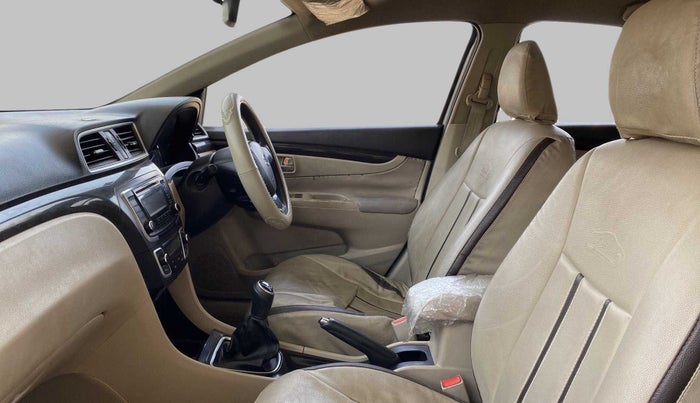 2017 Maruti Ciaz VDI+ SHVS, Diesel, Manual, 75,922 km, Right Side Front Door Cabin