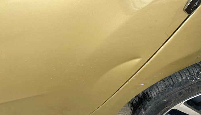 2020 Tata ALTROZ XZ PETROL, Petrol, Manual, 32,510 km, Rear left door - Slightly dented