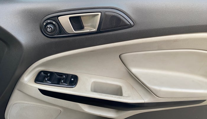 2017 Ford Ecosport TREND+ 1.5L DIESEL, Diesel, Manual, 73,044 km, Driver Side Door Panels Control