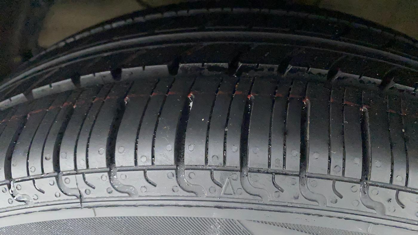 2019 Maruti Swift ZXI, Petrol, Manual, 64,660 km, Left Front Tyre Tread