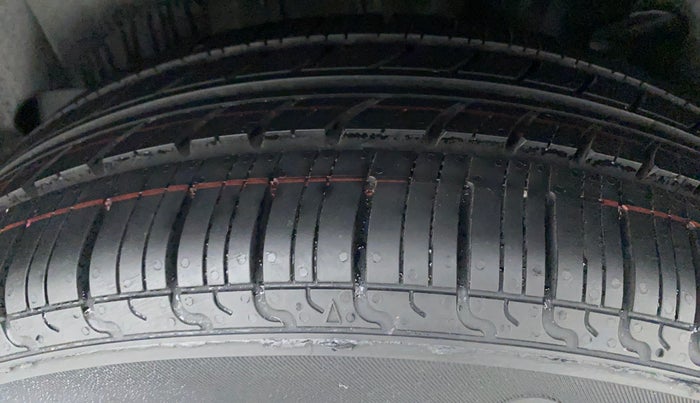 2019 Maruti Swift ZXI, Petrol, Manual, 64,660 km, Left Rear Tyre Tread