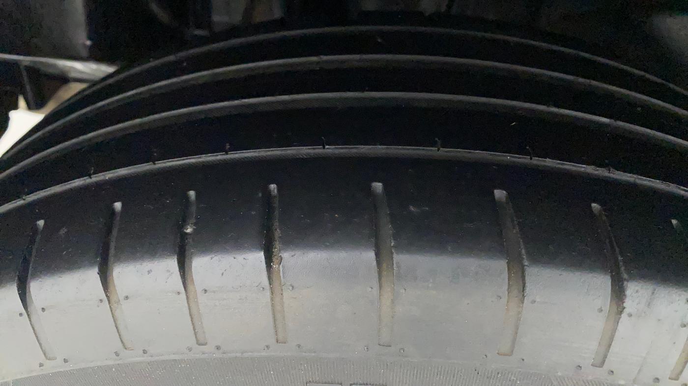 2019 Maruti Swift ZXI, Petrol, Manual, 64,660 km, Right Rear Tyre Tread
