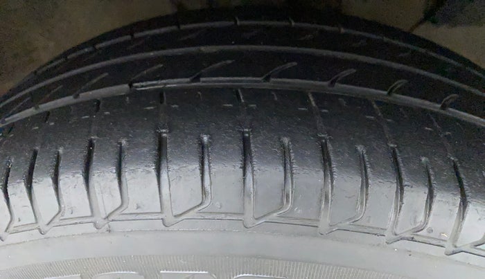 2018 Hyundai Elite i20 ASTA 1.2, Petrol, Manual, 44,400 km, Right Front Tyre Tread