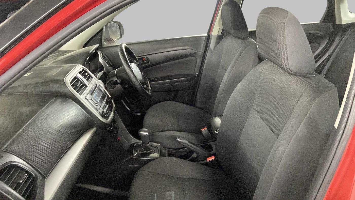 2019 Maruti Vitara Brezza VDI AMT, Diesel, Automatic, 54,125 km, Right Side Front Door Cabin