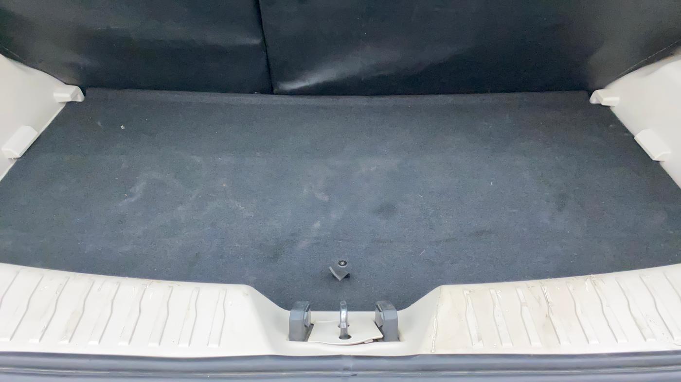 2021 Mahindra XUV300 W8 (O) 1.2 PETROL, Petrol, Manual, 50,128 km, Boot Inside