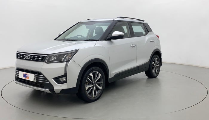 2021 Mahindra XUV300 W8 (O) 1.2 PETROL, Petrol, Manual, 50,128 km, Left Front Diagonal