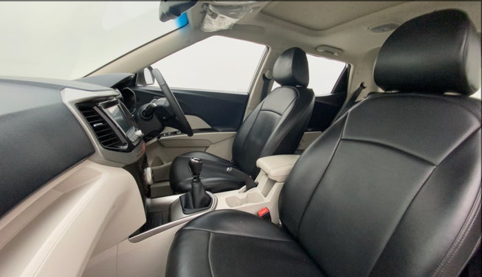 2021 Mahindra XUV300 W8 (O) 1.2 PETROL, Petrol, Manual, 50,128 km, Right Side Front Door Cabin