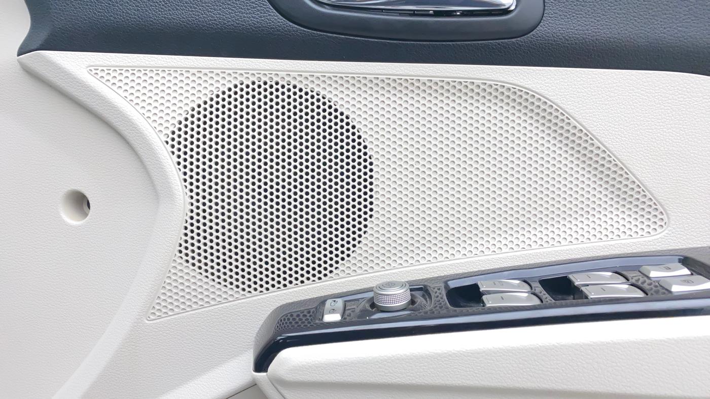 2021 Mahindra XUV300 W8 (O) 1.2 PETROL, Petrol, Manual, 50,128 km, Speaker
