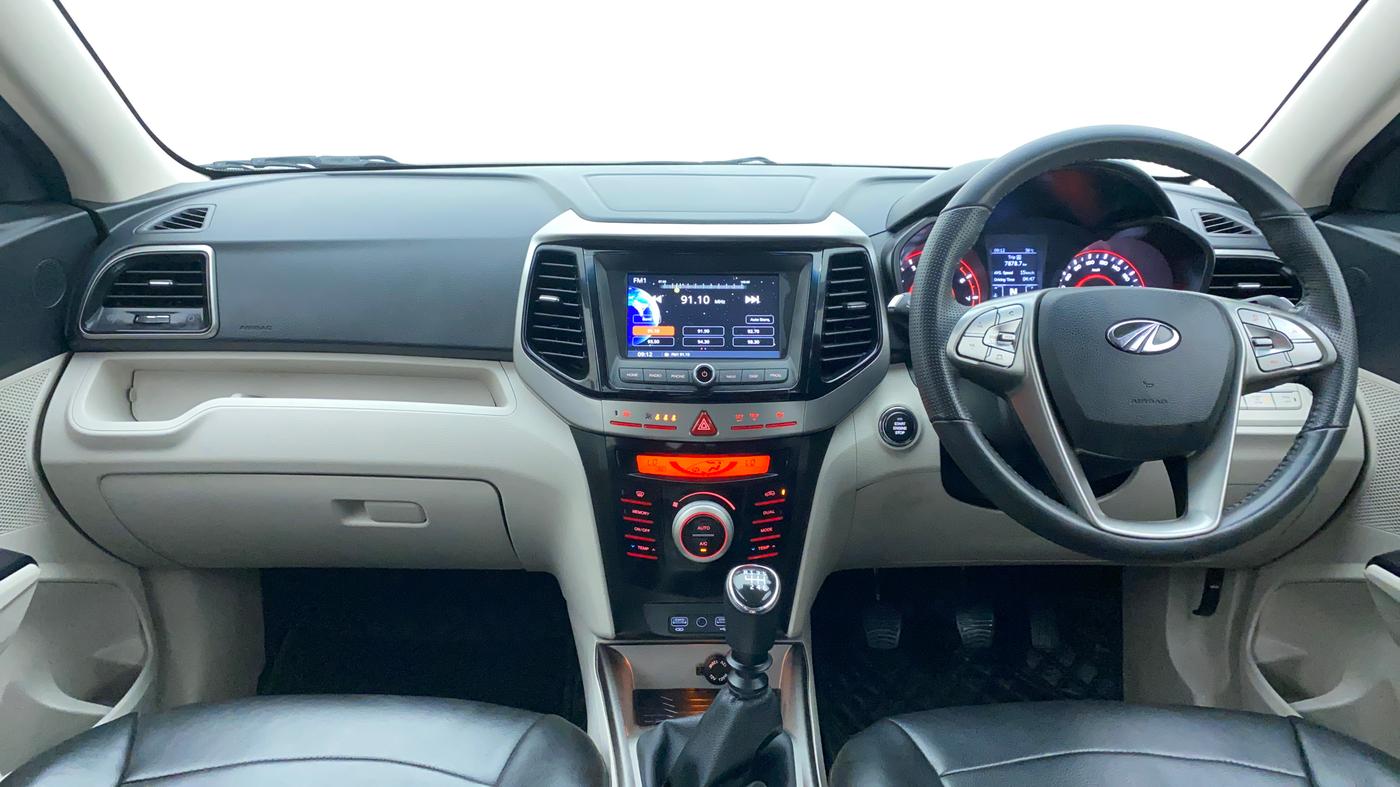 2021 Mahindra XUV300 W8 (O) 1.2 PETROL, Petrol, Manual, 50,128 km, Dashboard