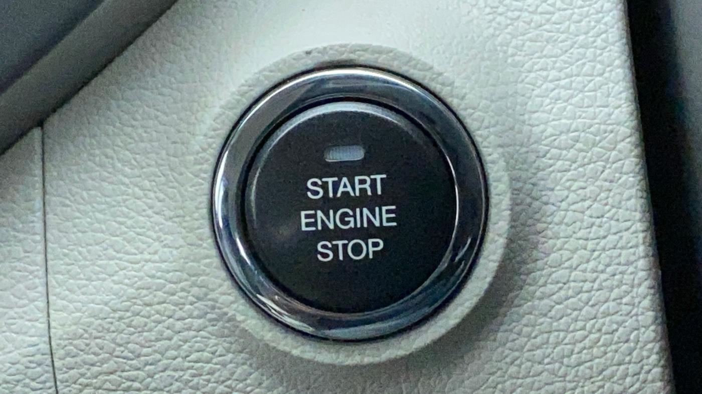 2021 Mahindra XUV300 W8 (O) 1.2 PETROL, Petrol, Manual, 50,128 km, Keyless Start/ Stop Button
