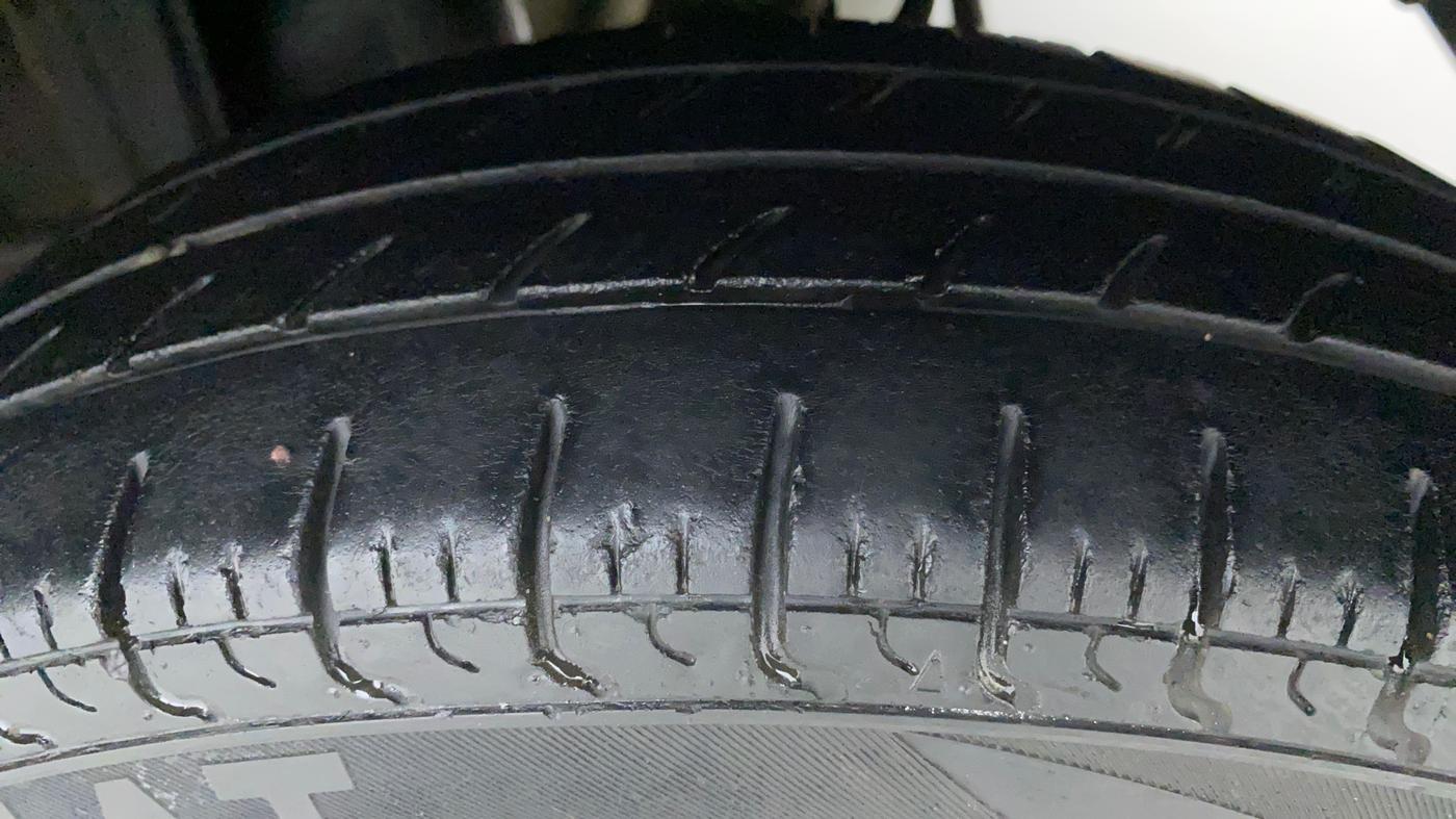2017 Maruti Alto 800 LXI, Petrol, Manual, 32,328 km, Left Rear Tyre Tread
