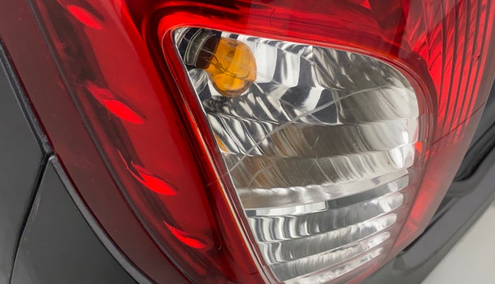 2017 Maruti Alto 800 LXI, Petrol, Manual, 32,328 km, Left tail light - Minor scratches