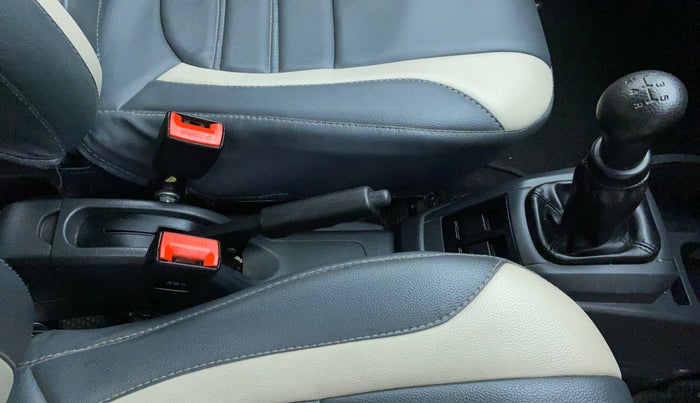 2017 Maruti Alto 800 LXI, Petrol, Manual, 32,328 km, Gear Lever