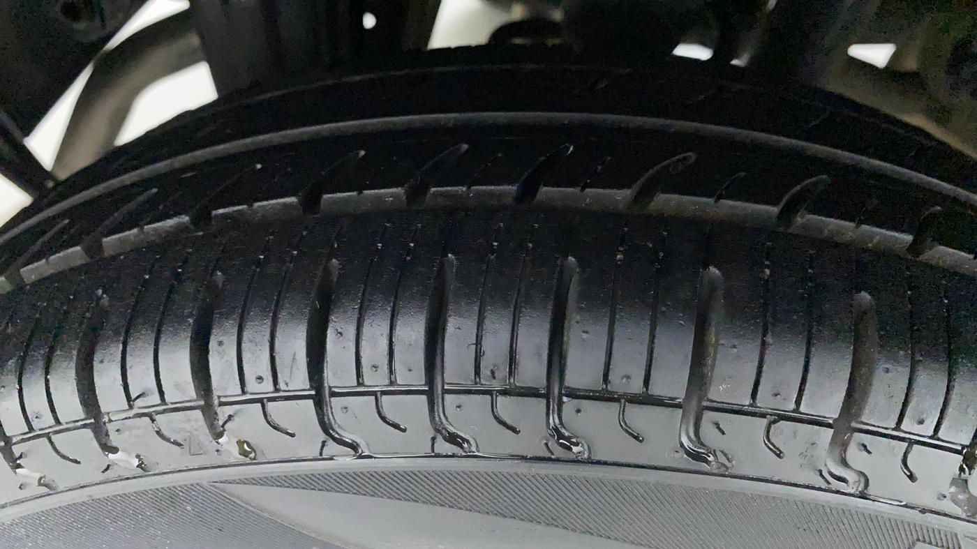 2017 Maruti Alto 800 LXI, Petrol, Manual, 32,328 km, Right Rear Tyre Tread