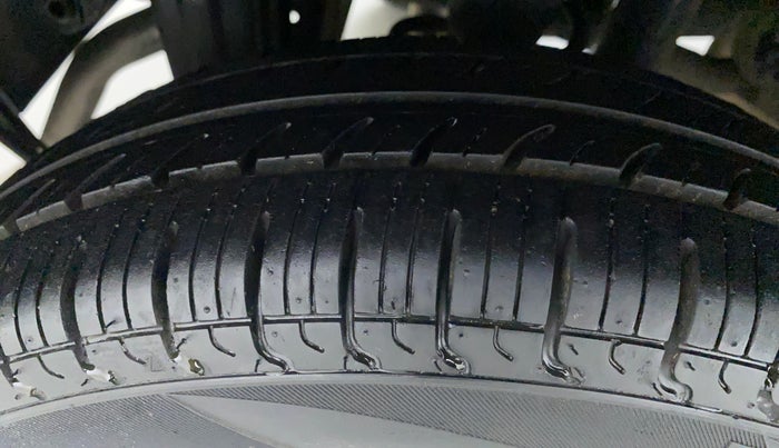 2017 Maruti Alto 800 LXI, Petrol, Manual, 32,328 km, Right Rear Tyre Tread