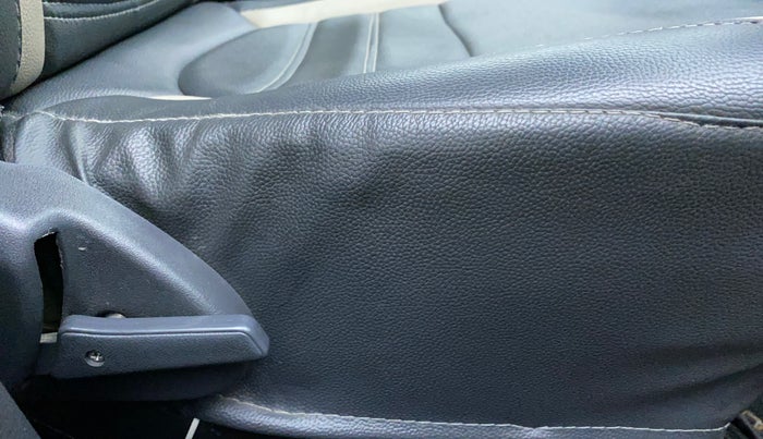 2017 Maruti Alto 800 LXI, Petrol, Manual, 32,328 km, Driver Side Adjustment Panel
