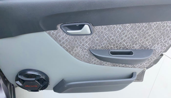 2017 Maruti Alto 800 LXI, Petrol, Manual, 32,328 km, Driver Side Door Panels Control
