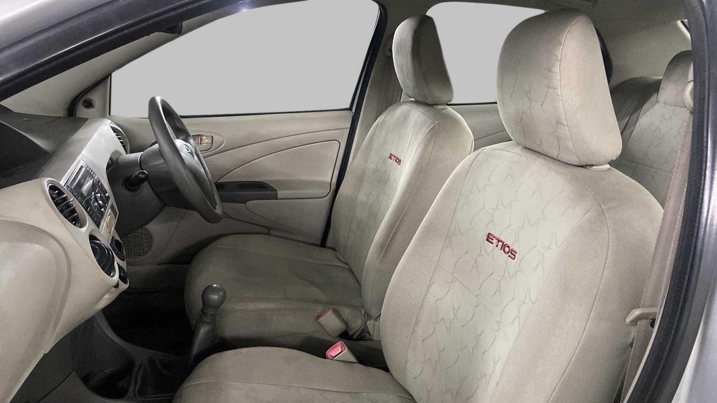 2014 Toyota Etios G, Petrol, Manual, 66,031 km, Right Side Front Door Cabin