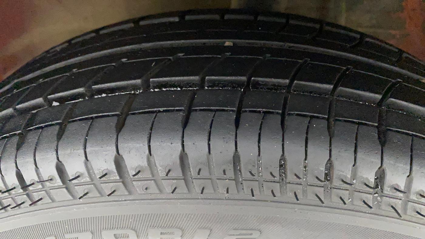 2018 Maruti Alto 800 LXI, Petrol, Manual, 29,992 km, Left Front Tyre Tread