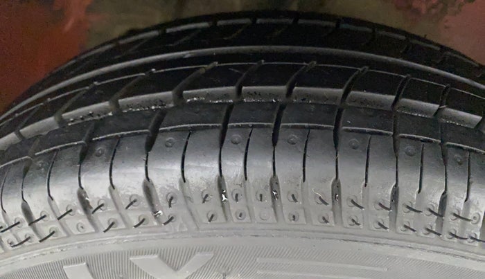2018 Maruti Alto 800 LXI, Petrol, Manual, 29,992 km, Right Front Tyre Tread