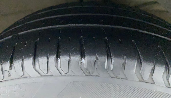 2017 Maruti Dzire ZXI PLUS AMT, Petrol, Automatic, 37,783 km, Right Front Tyre Tread