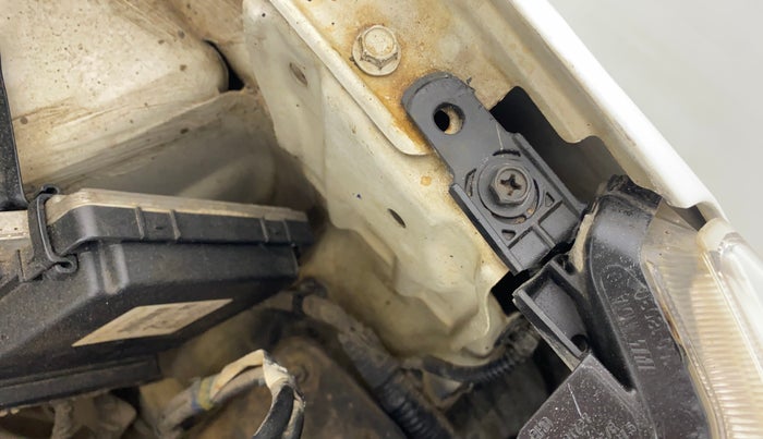 2020 Maruti Celerio VXI CNG, CNG, Manual, 75,044 km, Left headlight - Clamp has minor damage