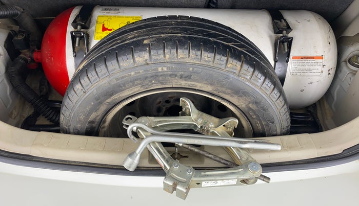 2020 Maruti Celerio VXI CNG, CNG, Manual, 75,044 km, Dicky (Boot door) - Tool missing