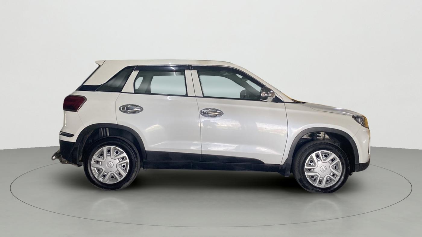 2020 Maruti Vitara Brezza LXI, Petrol, Manual, 26,667 km, Right Side