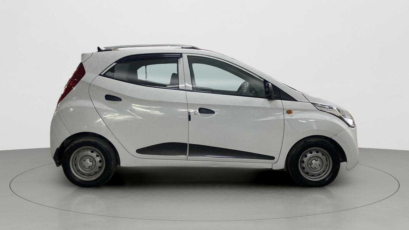 2017 Hyundai Eon ERA + SE, Petrol, Manual, 48,514 km, Right Side View