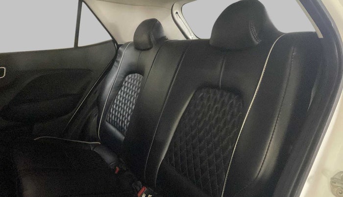 2019 Hyundai VENUE S 1.2, Petrol, Manual, 39,277 km, Right Side Rear Door Cabin