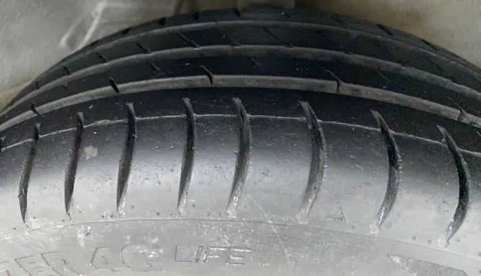 2016 Maruti Alto K10 VXI, Petrol, Manual, 51,825 km, Right Front Tyre Tread