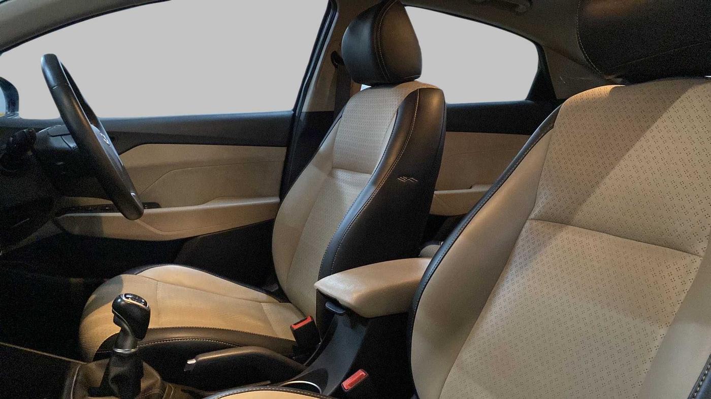 2020 Hyundai Verna SX 1.5 VTVT, Petrol, Manual, 18,055 km, Right Side Front Door Cabin
