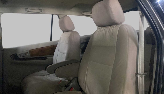 2012 Toyota Innova 2.5 VX 7 STR, Diesel, Manual, 97,355 km, Right Side Rear Door Cabin