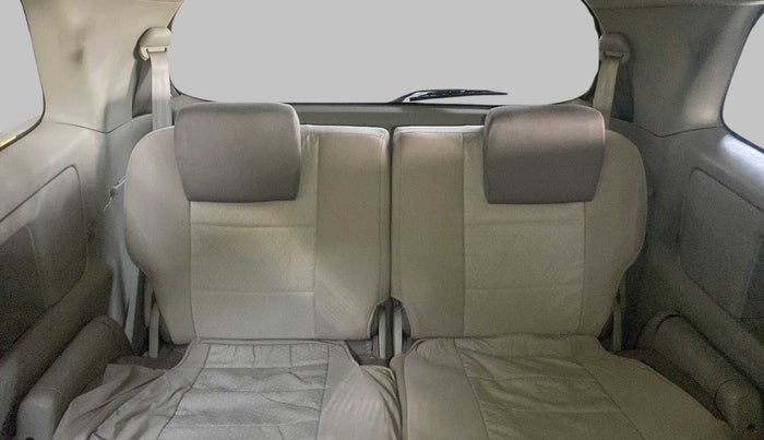 2012 Toyota Innova 2.5 VX 7 STR, Diesel, Manual, 97,355 km, Third Seat Row ( optional )