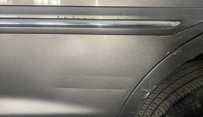 2012 Toyota Innova 2.5 VX 7 STR, Diesel, Manual, 97,355 km, Rear left door - Slightly dented