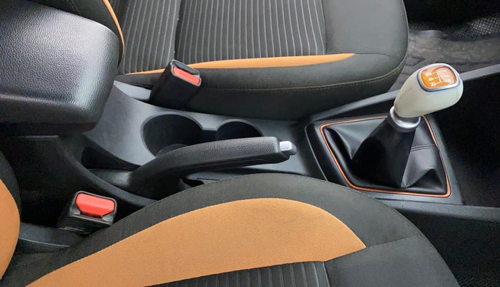 2017 Hyundai i20 Active 1.2 SX, Petrol, Manual, 61,739 km, Gear Lever