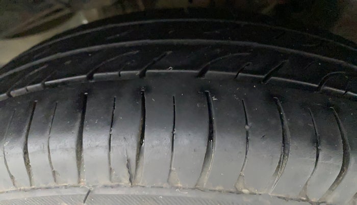 2016 Hyundai Eon ERA +, Petrol, Manual, 59,310 km, Left Rear Tyre Tread