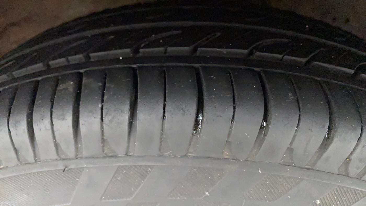 2016 Hyundai Eon ERA +, Petrol, Manual, 59,310 km, Right Front Tyre Tread