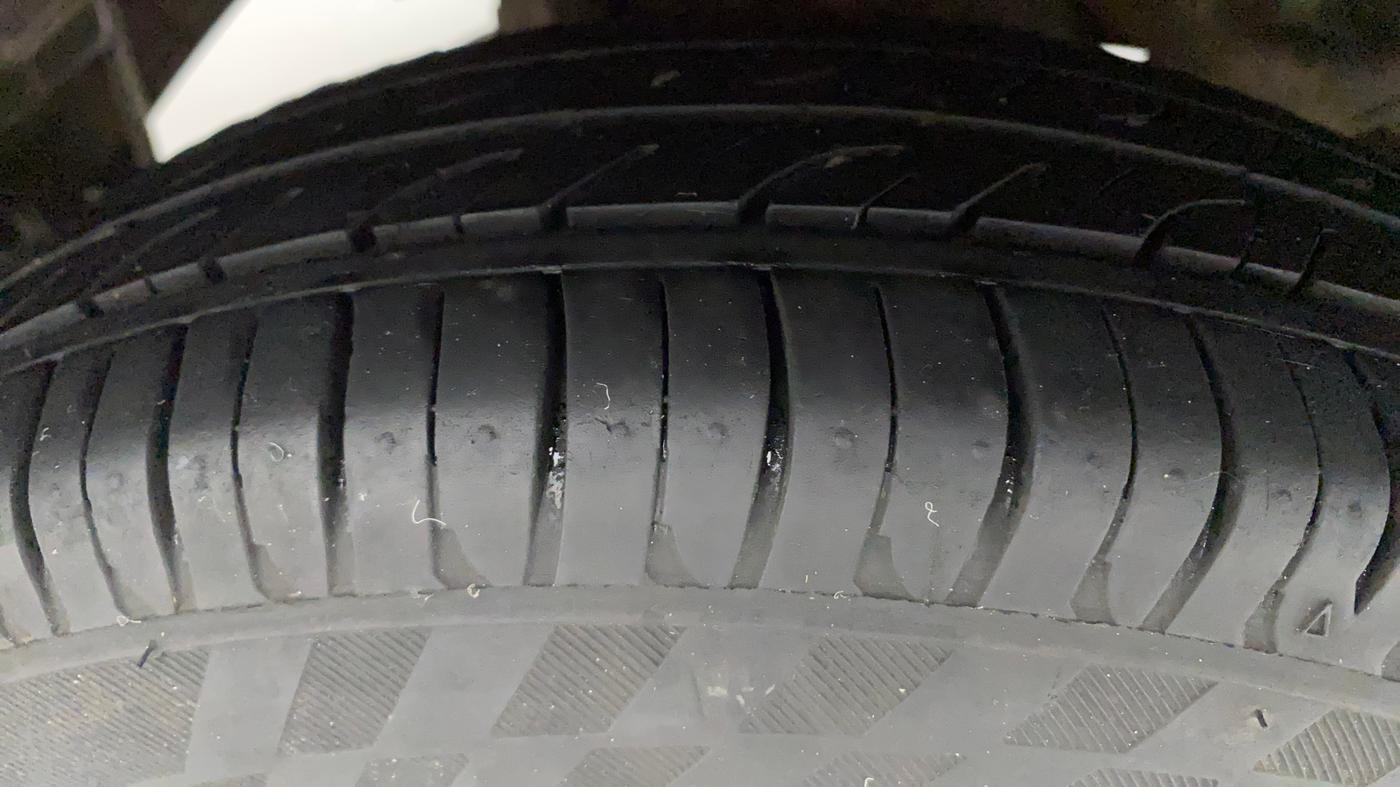 2016 Hyundai Eon ERA +, Petrol, Manual, 59,310 km, Right Rear Tyre Tread