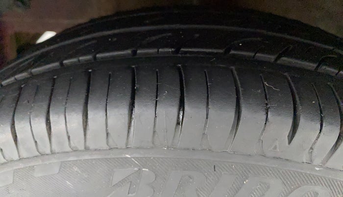 2016 Hyundai Eon ERA +, Petrol, Manual, 59,310 km, Left Front Tyre Tread