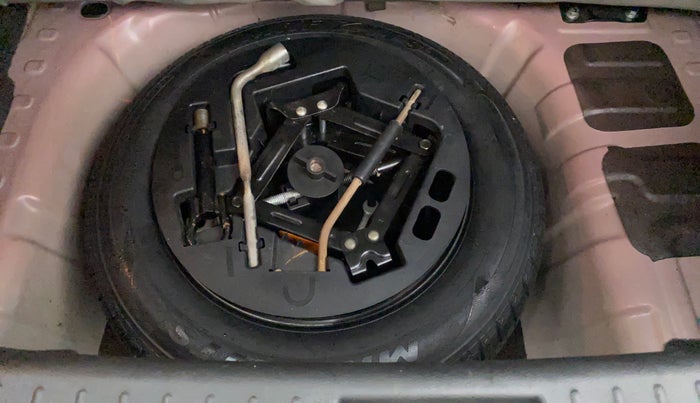 2016 Mahindra Kuv100 K8 D 6 STR, Diesel, Manual, 71,779 km, Spare Tyre