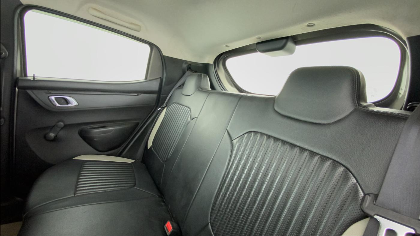 2019 Renault Kwid RXT 1.0 (O), Petrol, Manual, 37,390 km, Right Side Rear Door Cabin